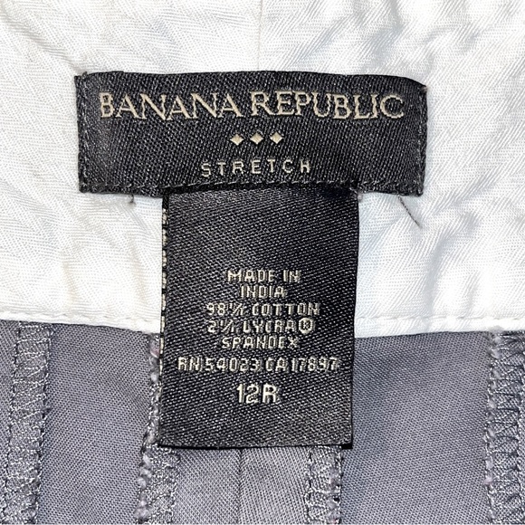 Banana Republic pants, stretch style, gray with pockets on front and back - Picture 9 of 10